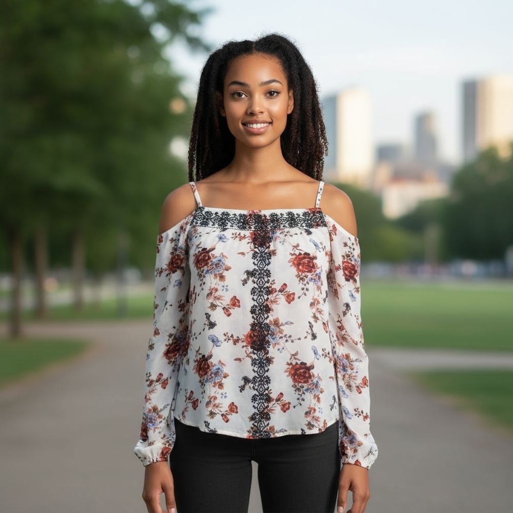 REWIND COLD SHOULDER SLEEVE TOP L